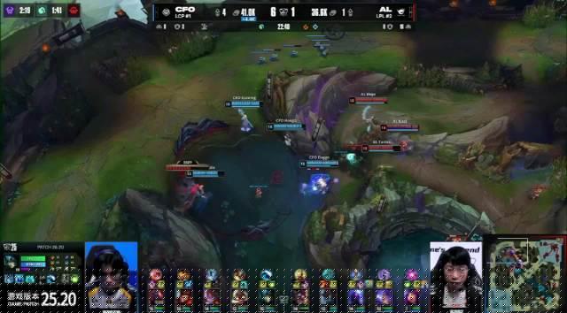 刷到CFO战队逆风翻盘的比赛回放，我突然想起海外朋友那句‘卡成PPT了’的吐槽