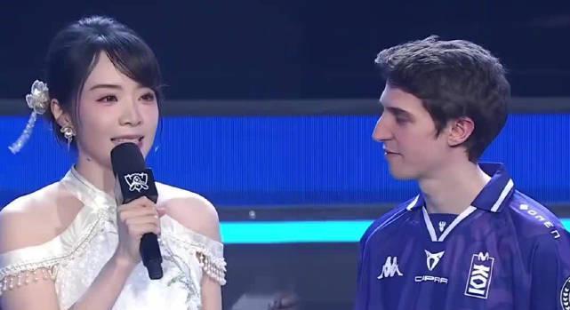 海外华人追剧攻略:3招破解地区限制,轻松看遍国内热门影视