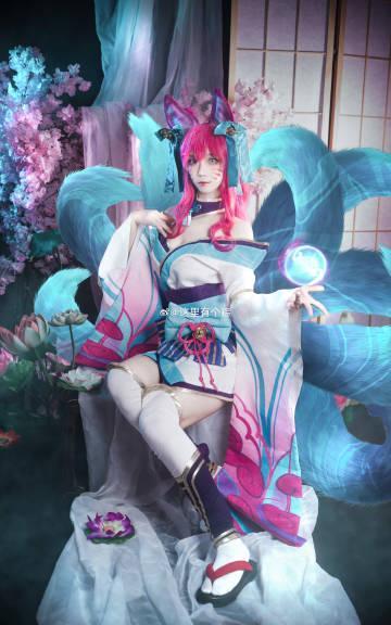 刷到闺蜜在巴黎地铁站cos阿狸的照片,我突然懂了海外游子的深夜emo